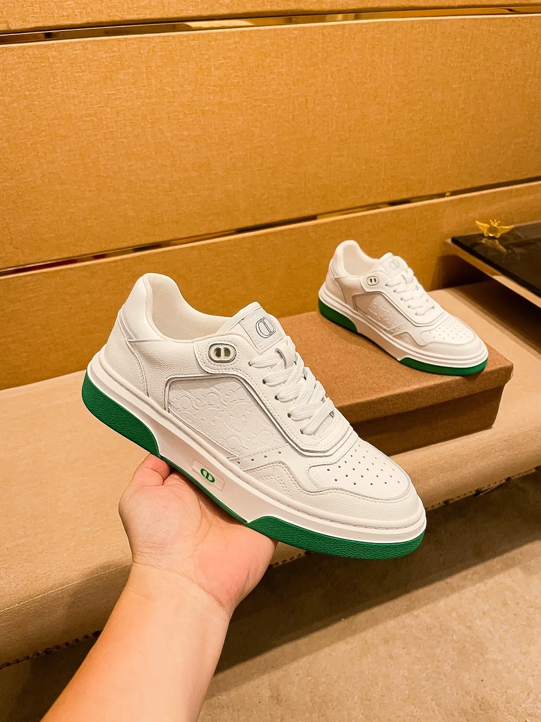 Men's shoes💰 440💰[Dior]🔥 High-end men's shoes brand official website 1:1 latest masterpiece: the upper is made of Italian imported first-layer cowhide with a comfortable and breathable lining➕original non-slip and wear-resistant outsole🔥, making walking more convenient and comfortable! An exclusive new model, a stunning work, a beautiful 1:1 replica [color] compared to the official quality! Create a fashionable personality to set off your uniqueness! A must-have for trendy men! Classic 🔥 Size: 38-44 Color: 🔥 2⃣️ colors available 🔥.